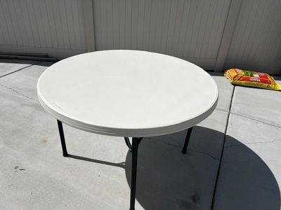 Lifetime 46” round table