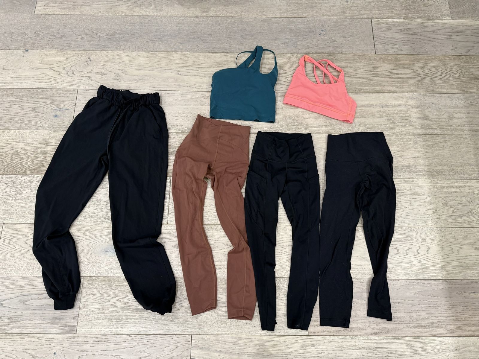 Lululemon clothes 