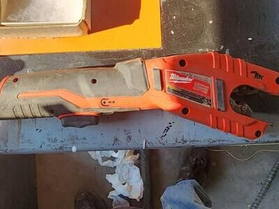 Milwaukee copper tubing cutter