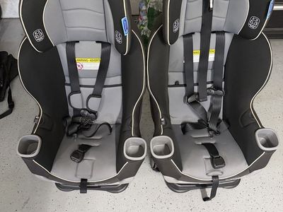 Near new Graco extend2fit car seat