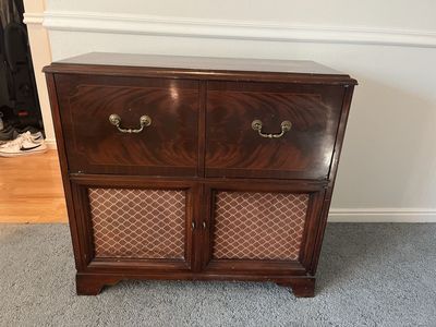 Vintage Zenith Wooden Stereo Console Cabinet with Radio and Turntable