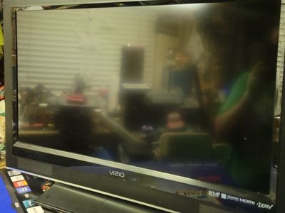 Vizio and Sanyo 32" televisions