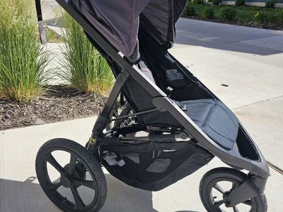 BOB Wayfinder Stroller