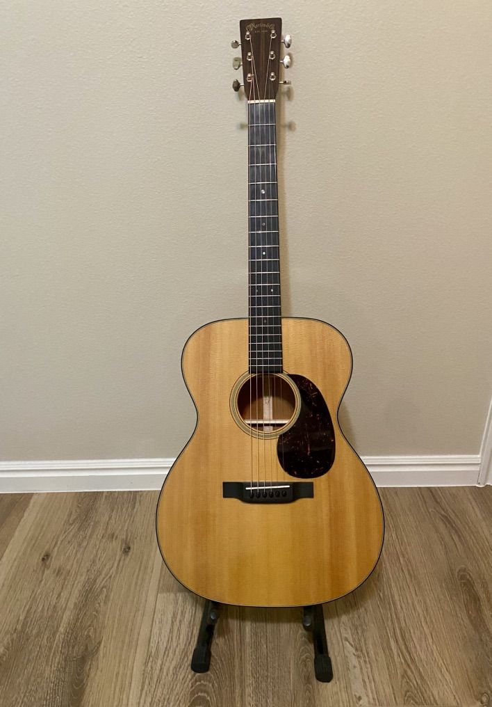 Excellent 000-18 Martin Acoustic Guitar