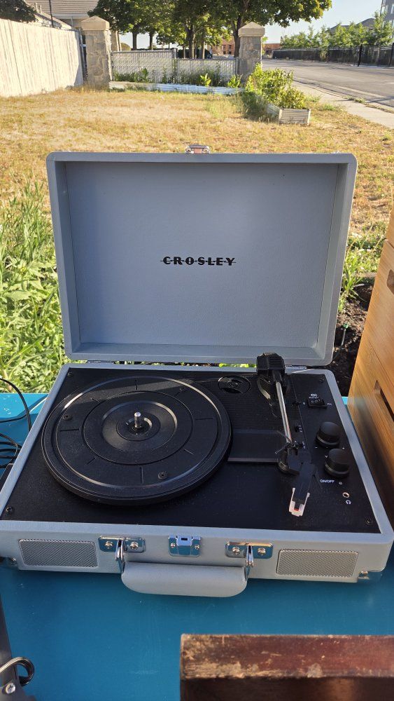 Crosley Cruiser Deluxe Portable 3-Speed Bluetooth Turntable Gray