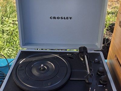 Crosley Cruiser Deluxe Portable 3-Speed Bluetooth Turntable Gray
