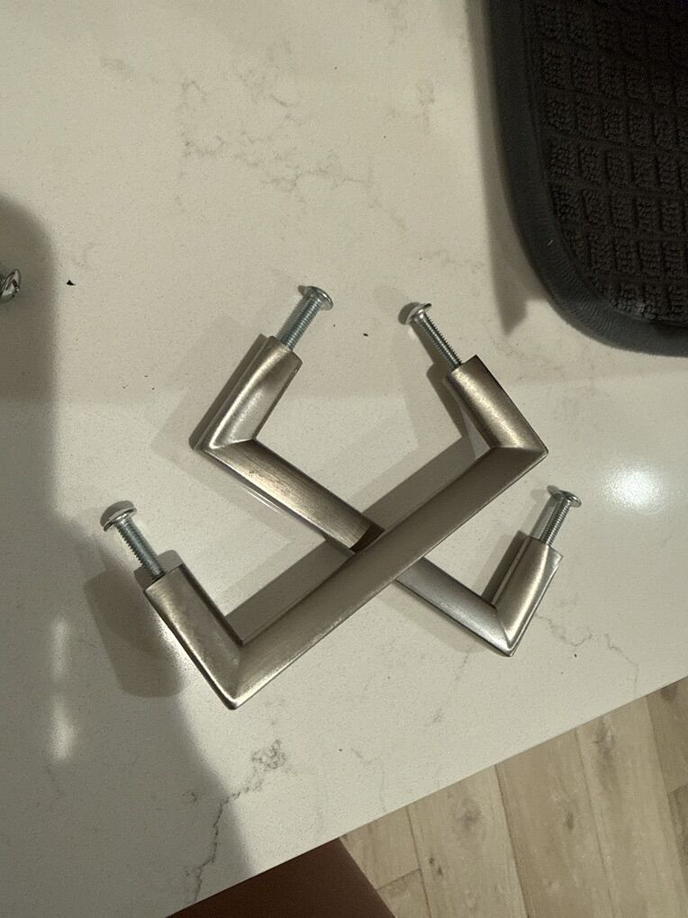 25 silver drawer handles