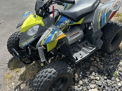 Polaris Outlaw 110 EFI Kids ATV - Gray/Lime Green/Blue - Excellent Condition