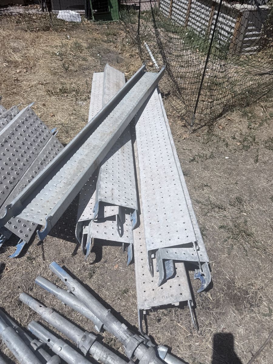 Scaffolding cup lock