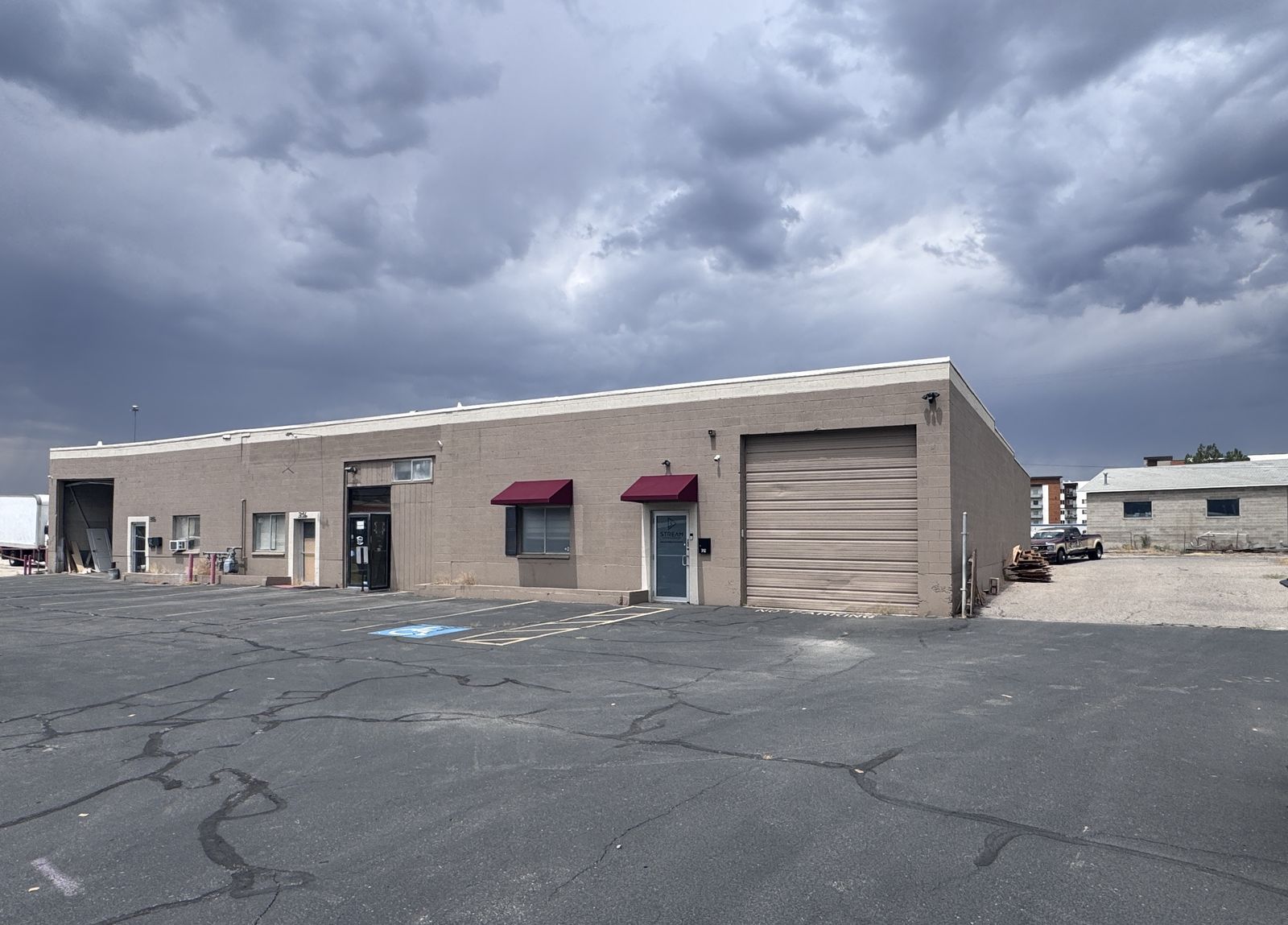 FOR LEASE | 3,425 SF Office/Warehouse Space - Murray