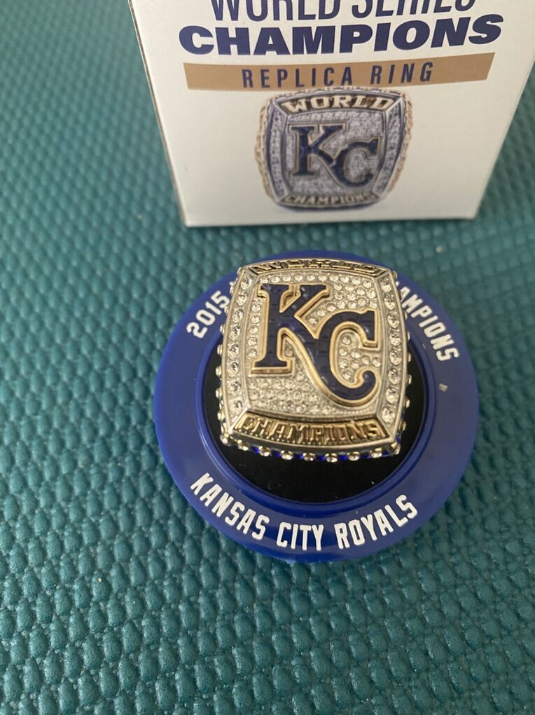 2015 ROYALS WORLD SERIES REPLICA RING