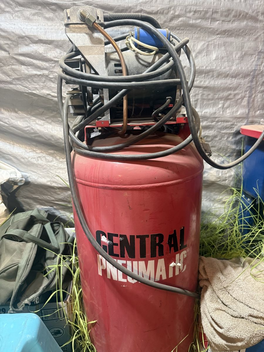 Central Pneumatic 26 gallon air compressor