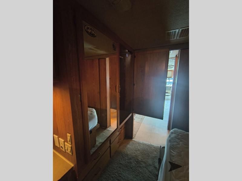 Main image 18
