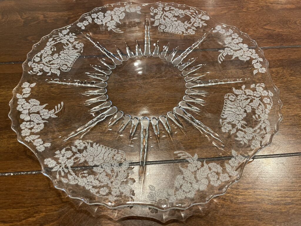 1930s Viking Martinsville Meadow Wreath Cake Plate