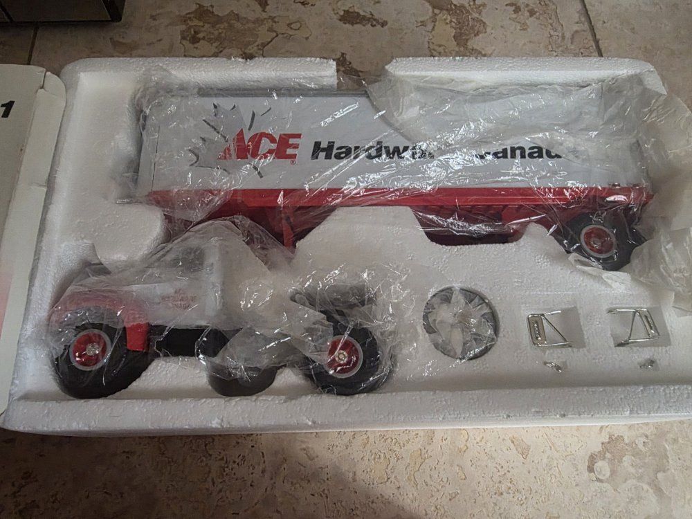 FIRST GEAR 1960 MACK B61 TRACTOR & SEMI TRAILER “ACE HARDWARE CANADA”