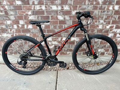 2018 Small Giant ATX 2 27.5 Mountain Bike