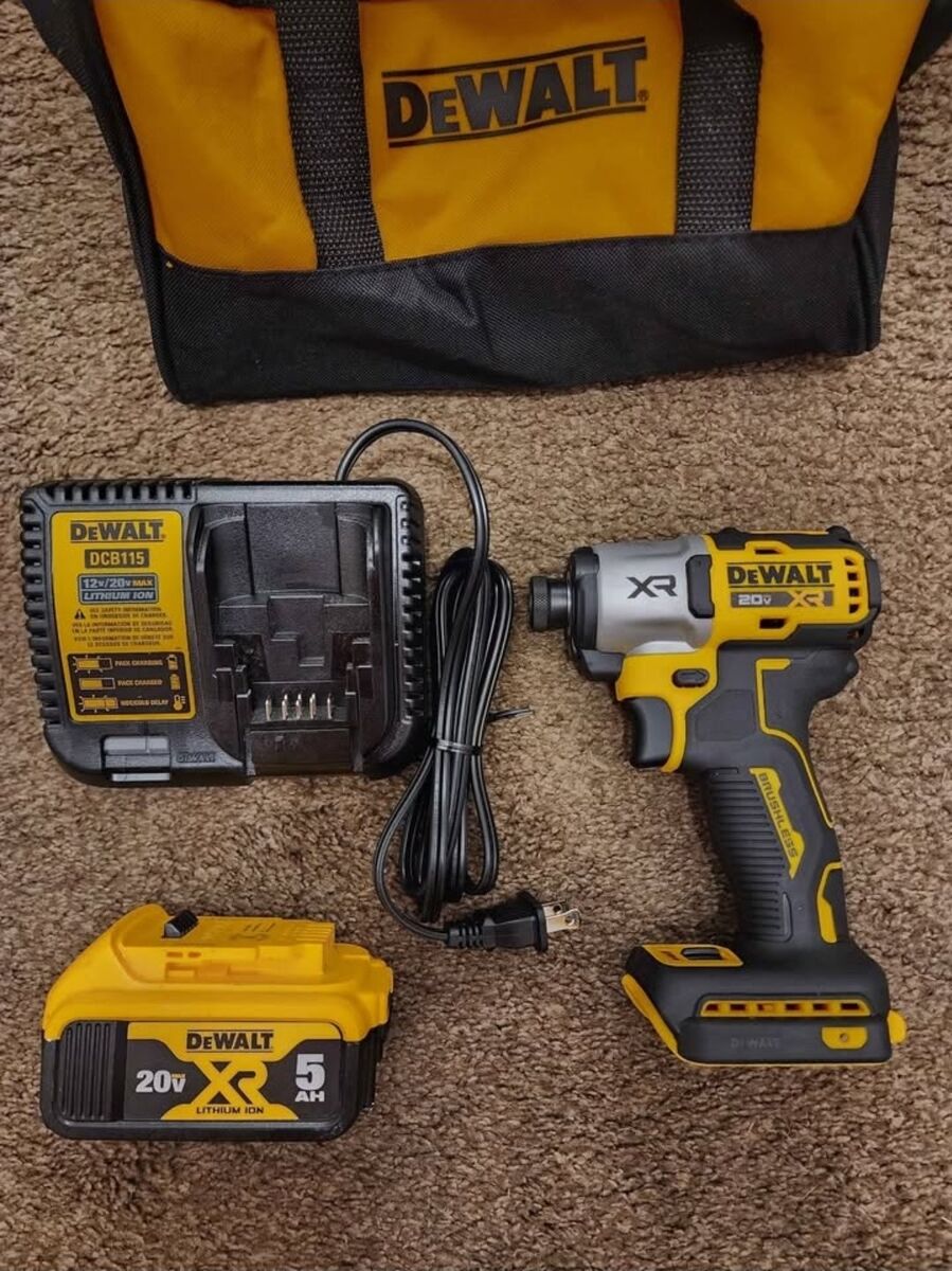 New Dewalt 20V MAX XR 1/4in. 3-Speed Impact Kit