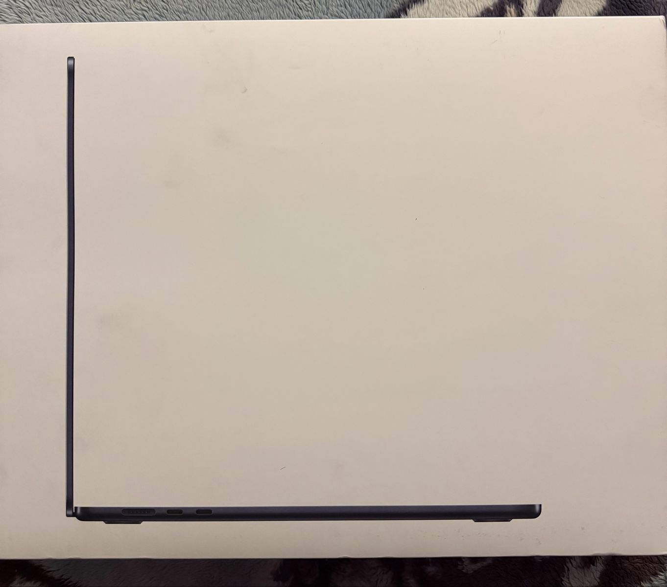 MacBook Air 15 in M5 w/ extras and Apple care