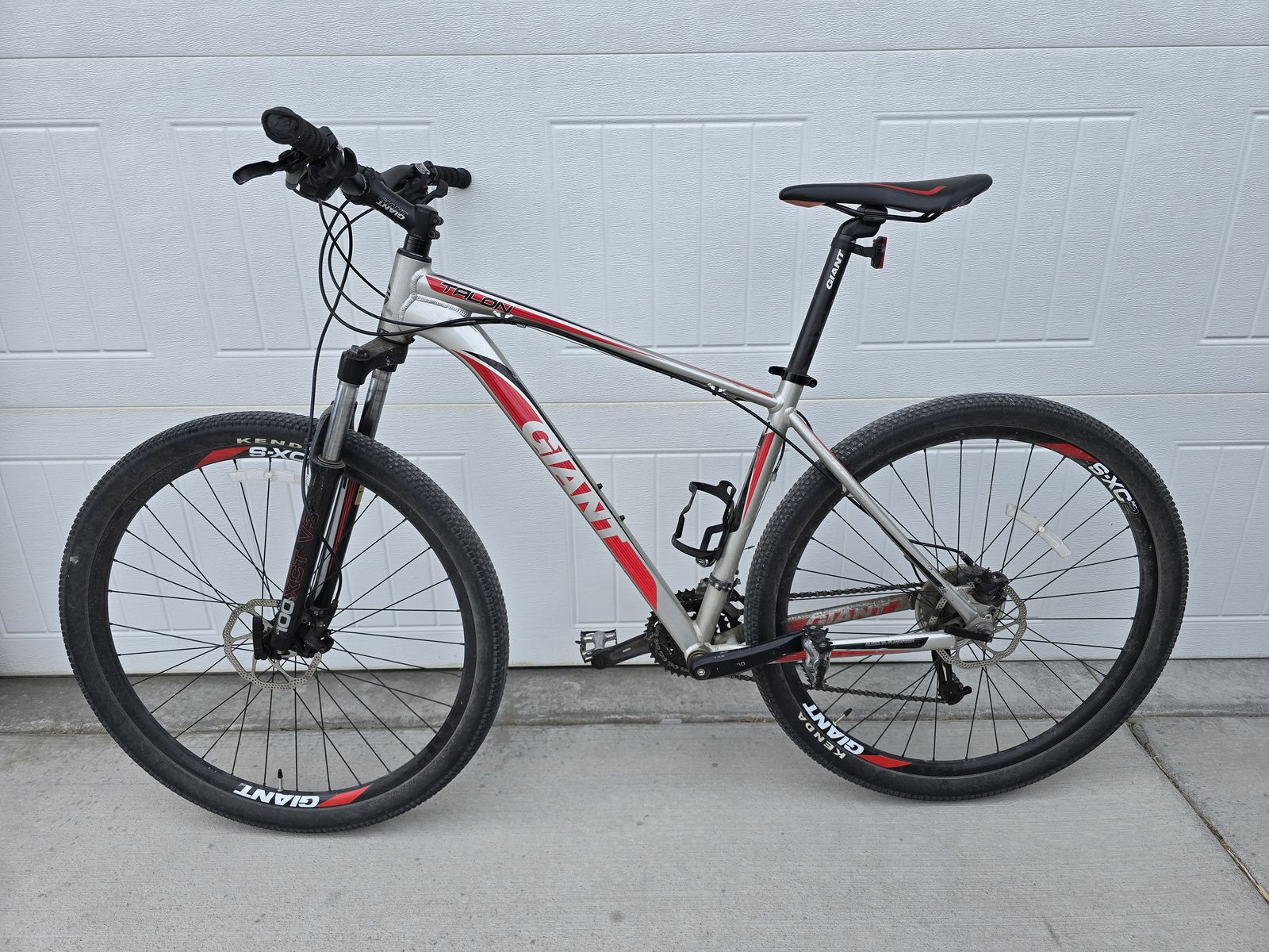 Giant Talon 29er Mountain Bike - Large Frame - Disc Brakes - $400 OBO
