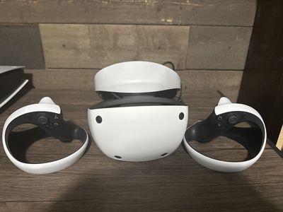 PLAYSTATION VR 2 with FNAF Help Wanted 2
