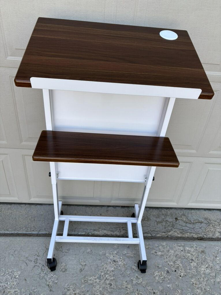 Bonnlo Mobil Stand Up Leutern