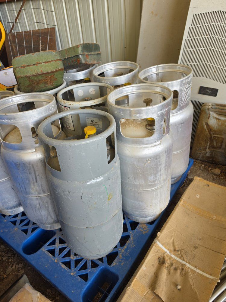 full forklift propane tanks