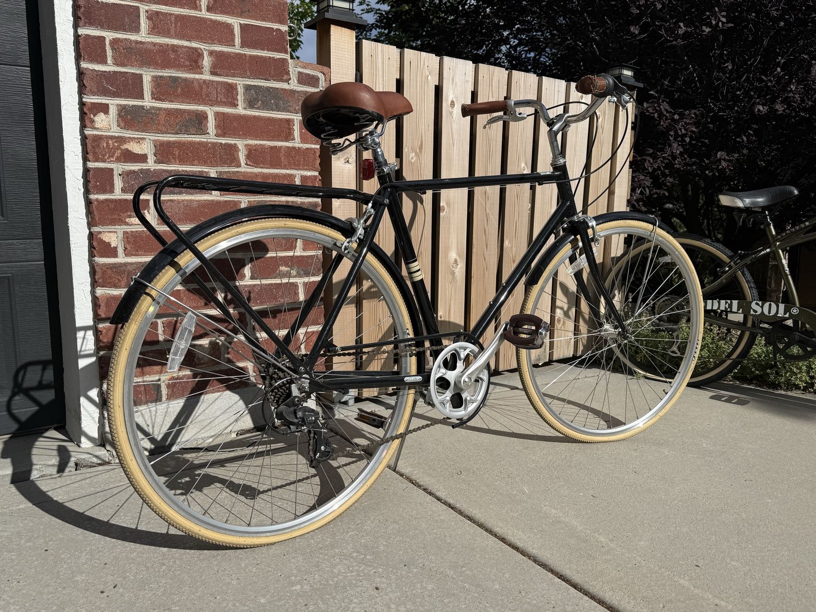 Del Sol by Haro 7-Speed City Cruiser – Retro Style, Smooth Ride