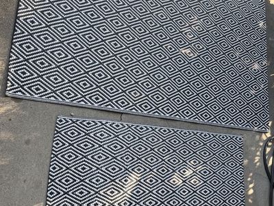 Geometric Diamond Pattern Outdoor Rugs - Black & White Set (2)