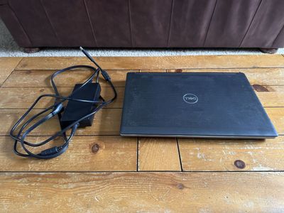 Dell Precision 7540 Workstation Laptop - RTX 3000 - Xeon-E2276M - 32GB DDR4