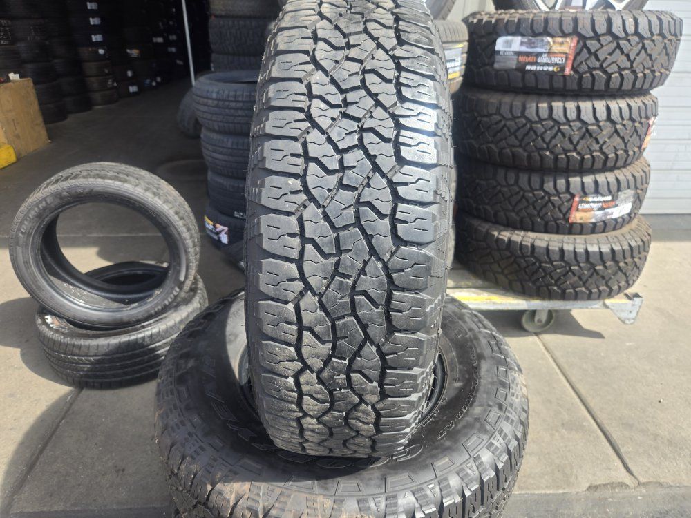 SET 235/75R15 GOODYEAR WRANGLER  AT