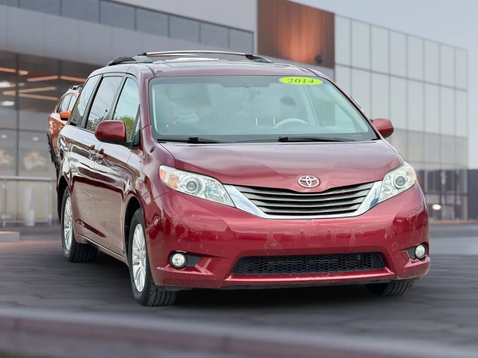 2014 Toyota Sienna XLE