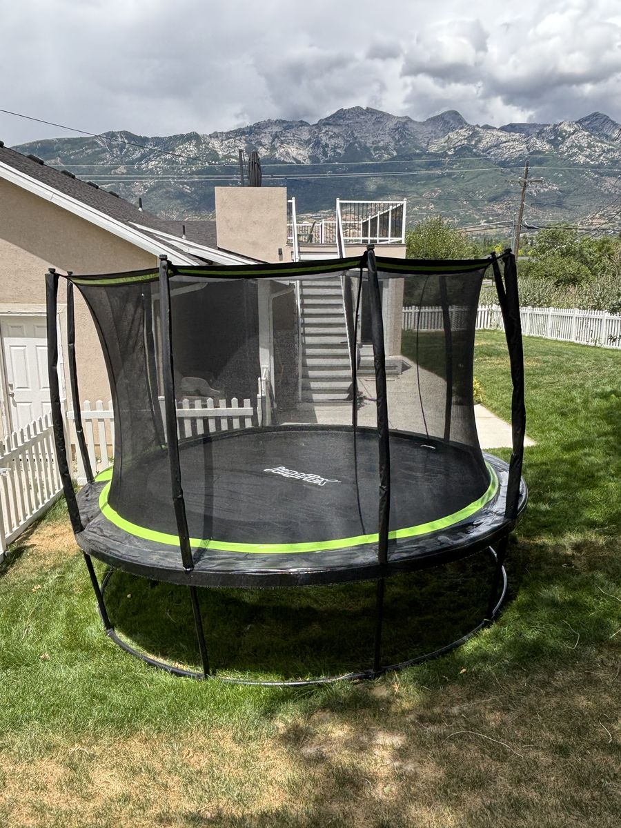 Trampoline - New - Jumpflex (Top of the line) 50% off