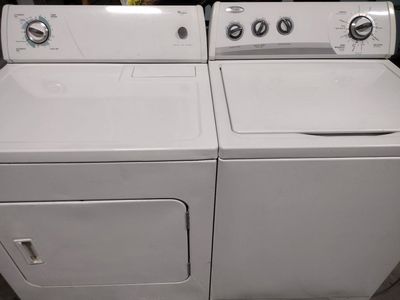 Whirlpool White Washer and Dryer Set Top Load