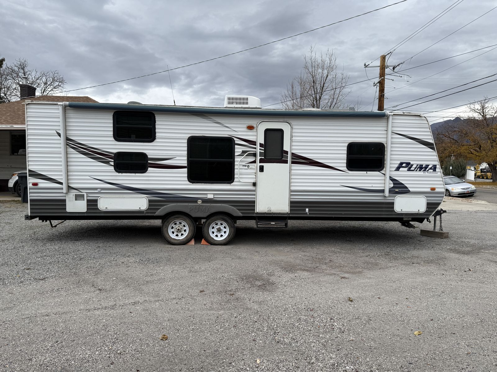 2011 Palomino by Forest River Puma Series M-27FQ