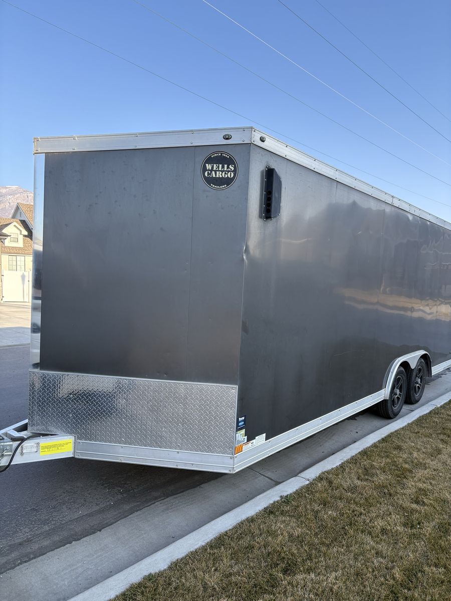 Enclosed Trailer 8.5'x20'