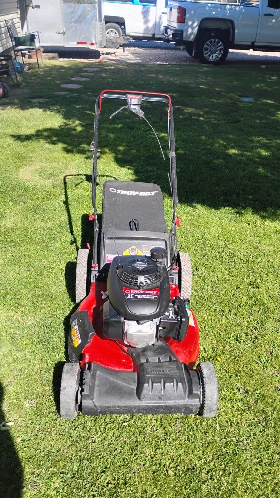 Honda Troy -bilt lawnmower