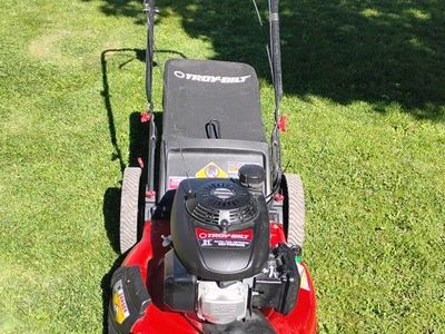 Honda Troy -bilt lawnmower