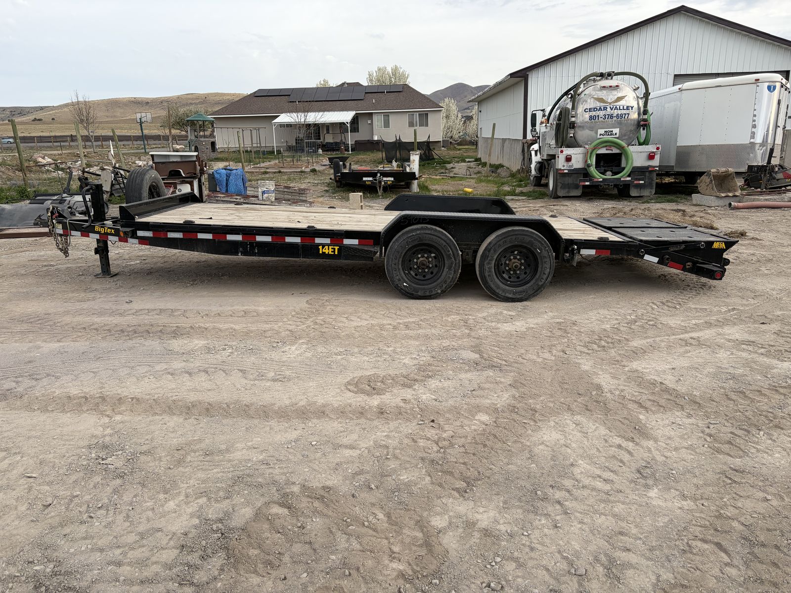 21' Equipment Trailer With Mega ramps