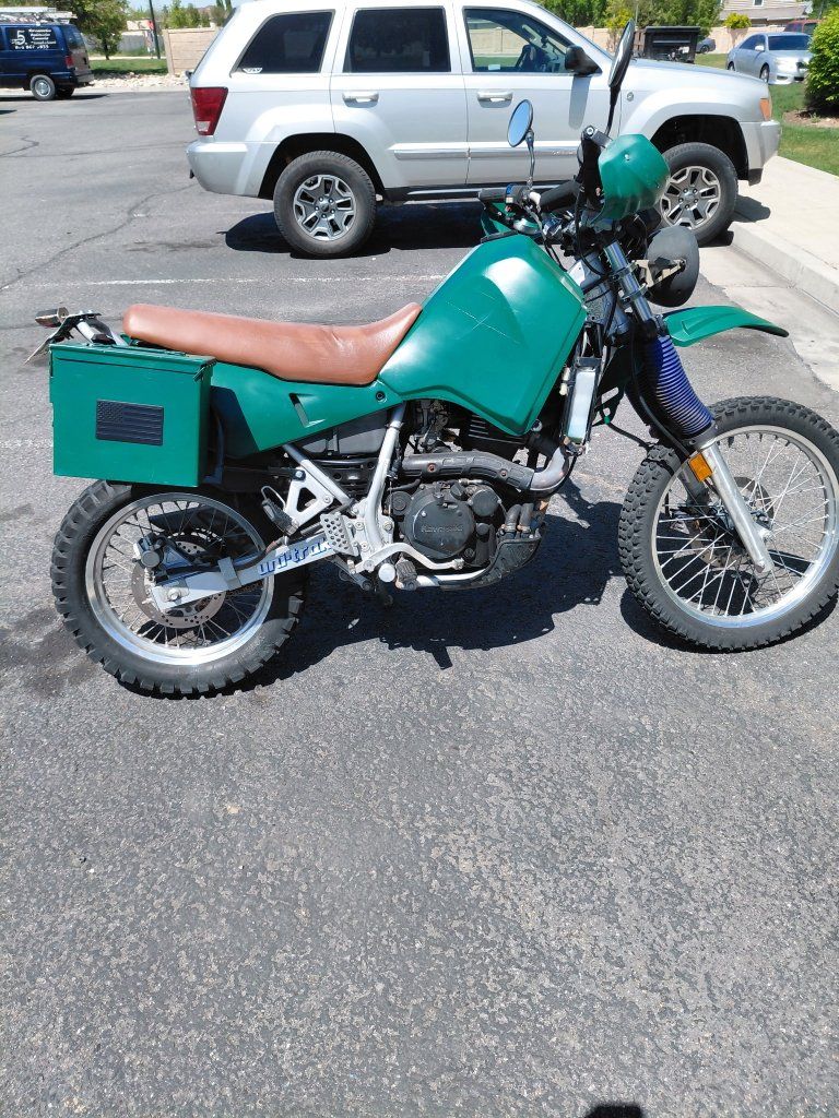 Kawasaki KLR 650 Dual Sport Motorcycle - Green/Brown  Great Condition