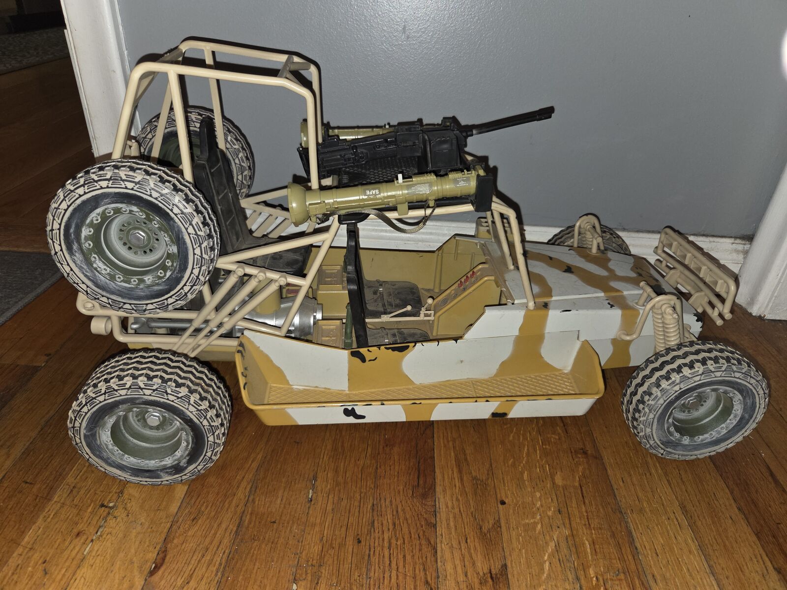 Main image 3