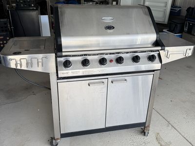 Coleman 6000 Series Stainless Steel Gas Grill - 6 Burners, Side Burner, on Wheels