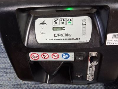 DeVillblis 5 Litter Oxygen Concentrator Like New!