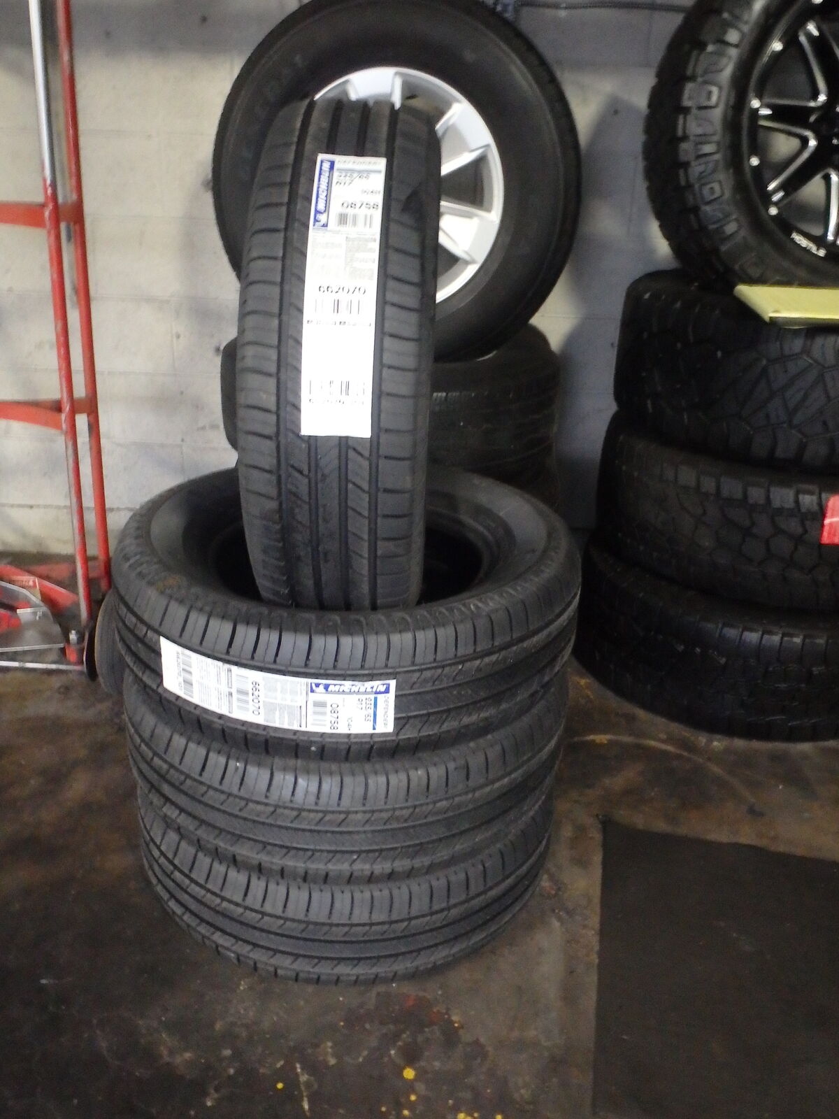 235/65R17 MICHELIN DEFENDER 2 SET OF BRAND NEW TIRES