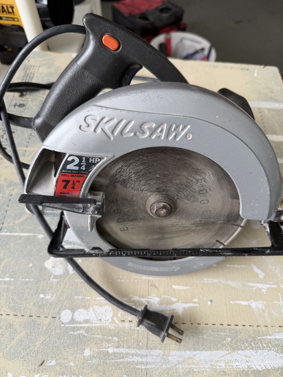 SKILSAW 7 1/4" Circular Saw 2 1/4 HP Corded Power Tool