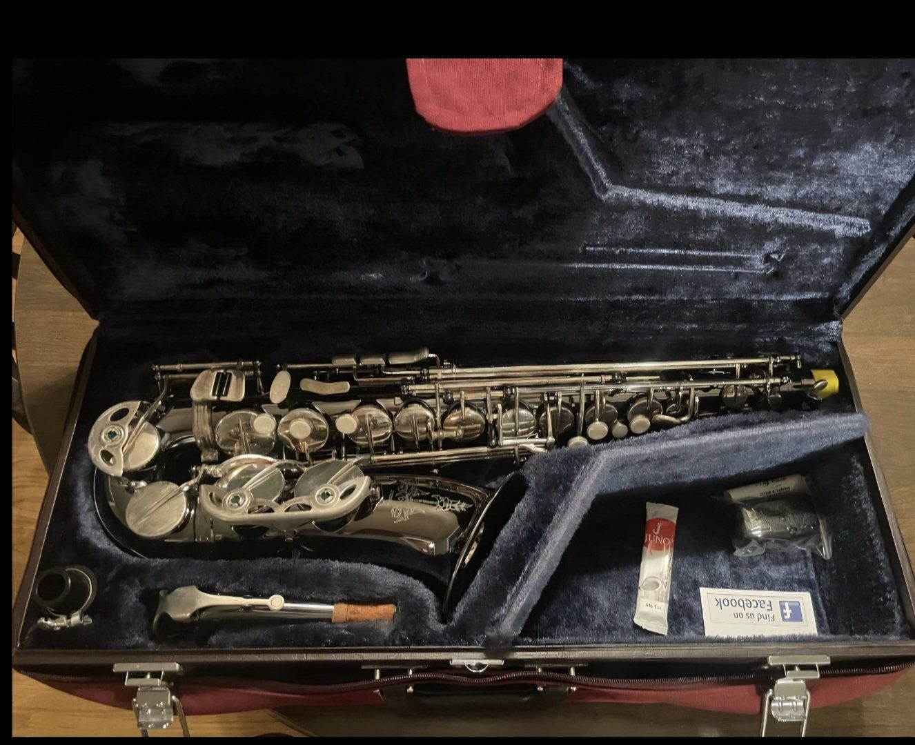 Vespro Black and Silver Alto Saxophone with Yamaha Hard Case