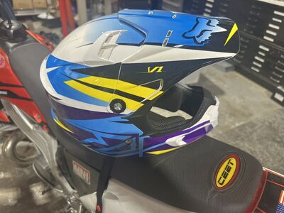Fox V1 Pilot Jr Helmet