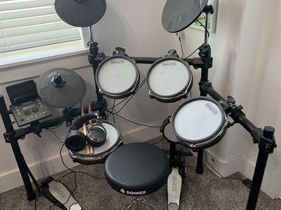 Simmons SD600 Electronic Drum Set with Mesh Heads, Pedals, Donner Throne & Headphones