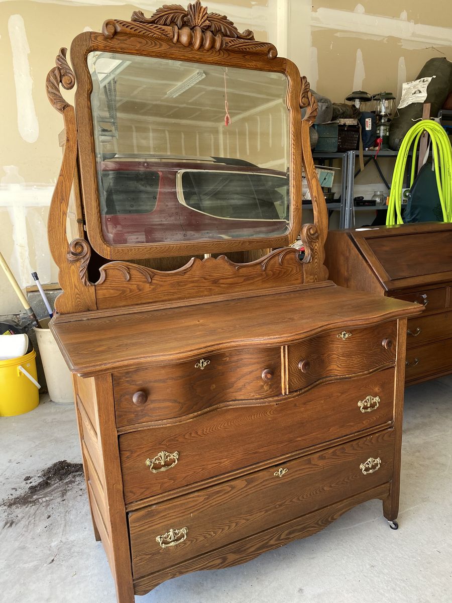 Chest of drawers