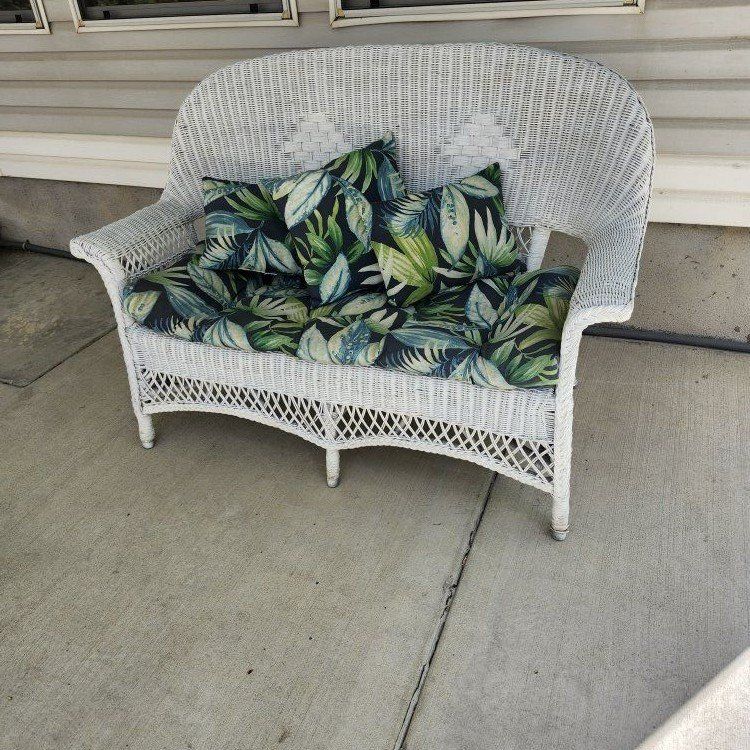 Patio love seat