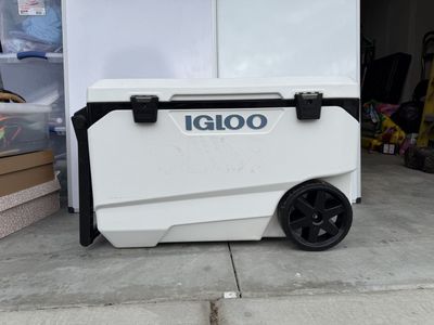 Igloo Cooler
